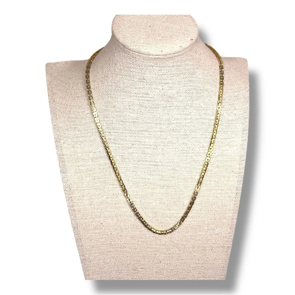 Vintage Long Gold Tone Link Style Chain 17” Classic Retro Elegant Gift